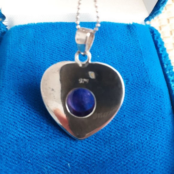 Amethyst and Sterling Silver Heart Pendant with gorgeous Amethyst Cabochon - Picture 2 of 2